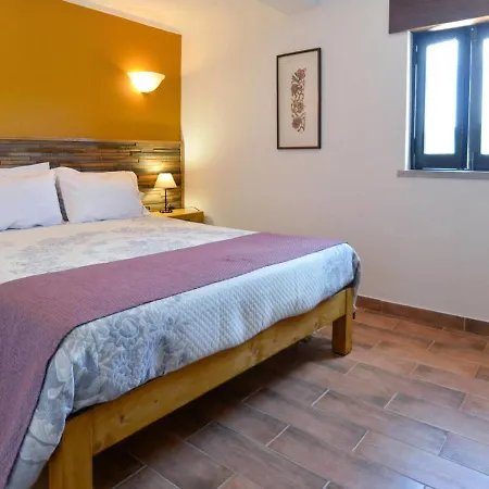 Vau Sleeps 13 With Pool And Wifi Вау